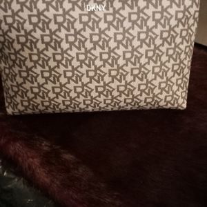 DKNY CLUTCH BAG NWOT